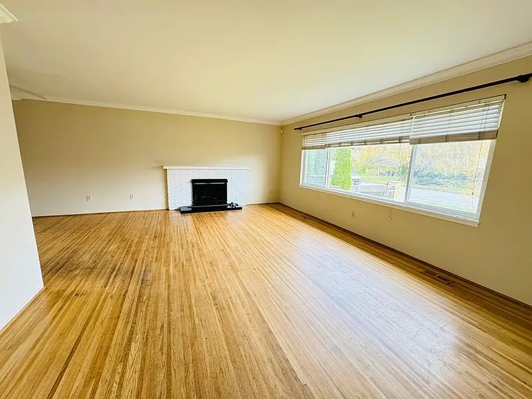 8400 Fairhurst Rd — Photo 3