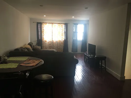 Rented by Nooklyn NYC LLC | media 50