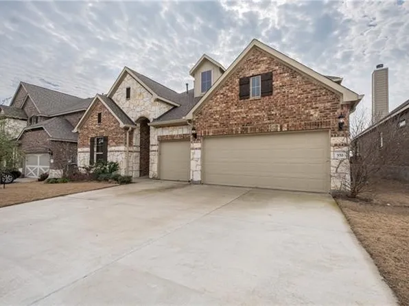932 McIntosh Rd, Leander, TX 78641