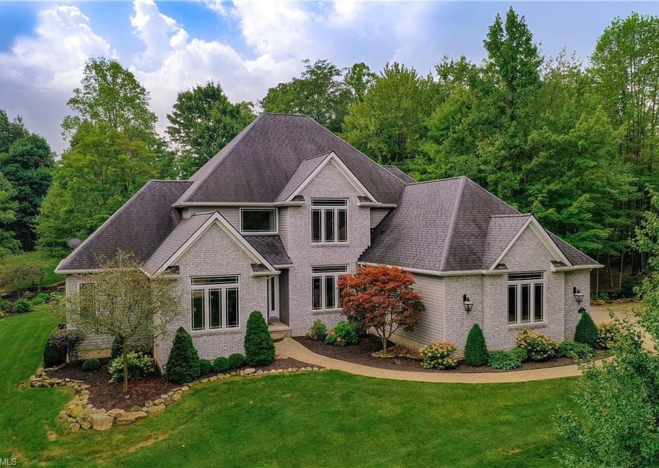 825 Crystal Brooke Dr, Hinckley, OH 44233 Zillow