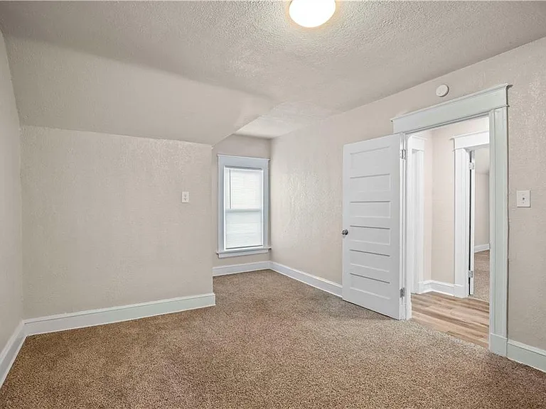 2319 Norton Ave — Photo 8