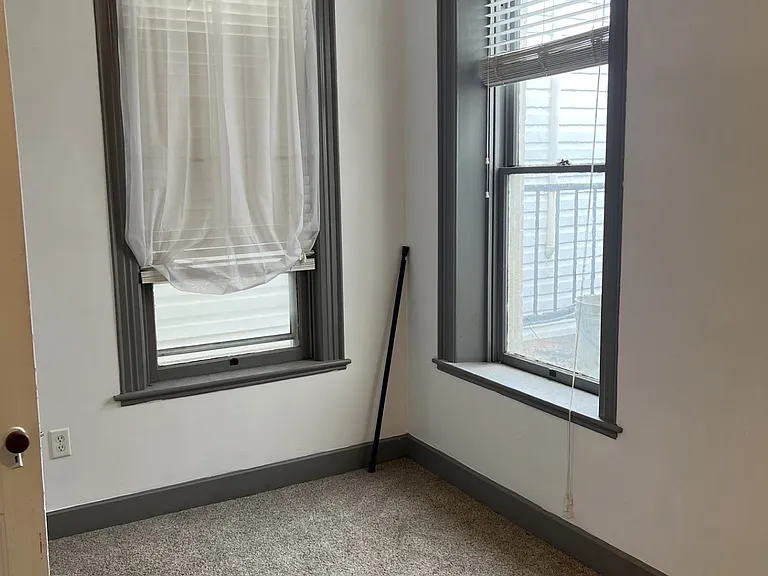 10 York St — Photo 12