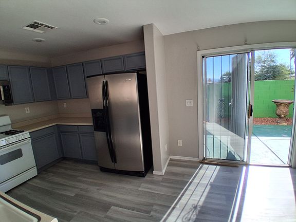 3rd image of 6053 El Sol Dr