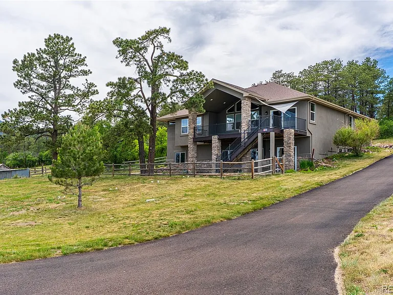 601 Pioneer Hvn — Photo 3