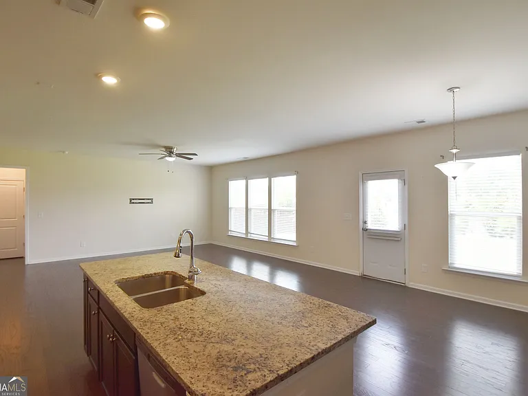 421 Southbridge Pass — Photo 19