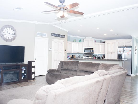 3rd image of 2068 N Park Ln