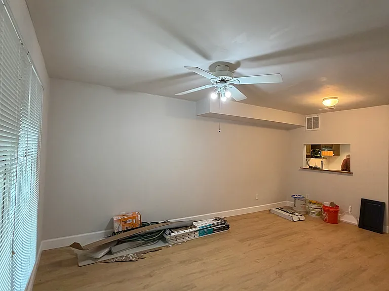 27 Astor Ct — Photo 2