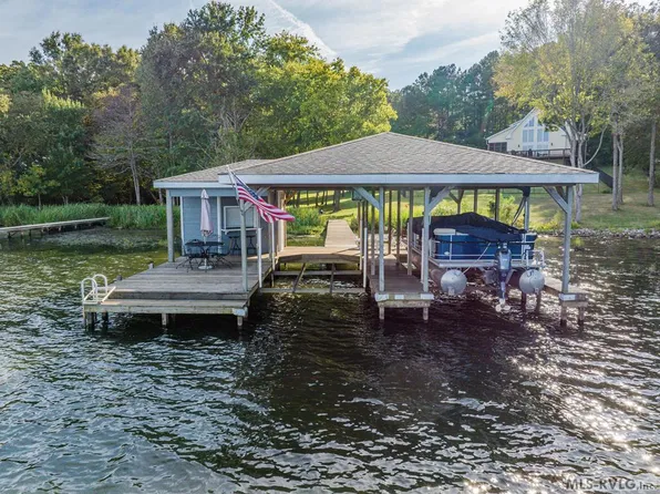 328 White Oak Ct, Boydton, VA 23917