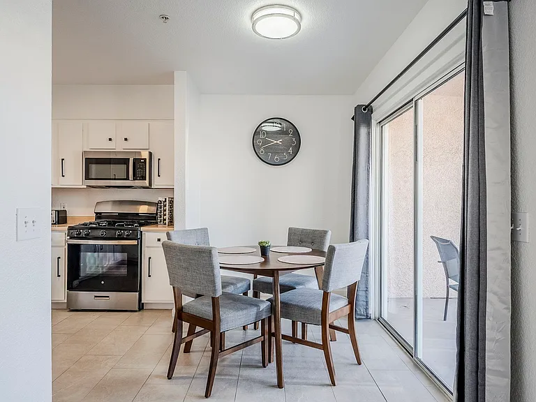 1564 N Paseo La Tinaja — Photo 21