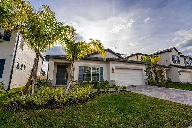 2024 Built 4 Bedroom/3 Bath In K-Bar Ranch II — Photo 2