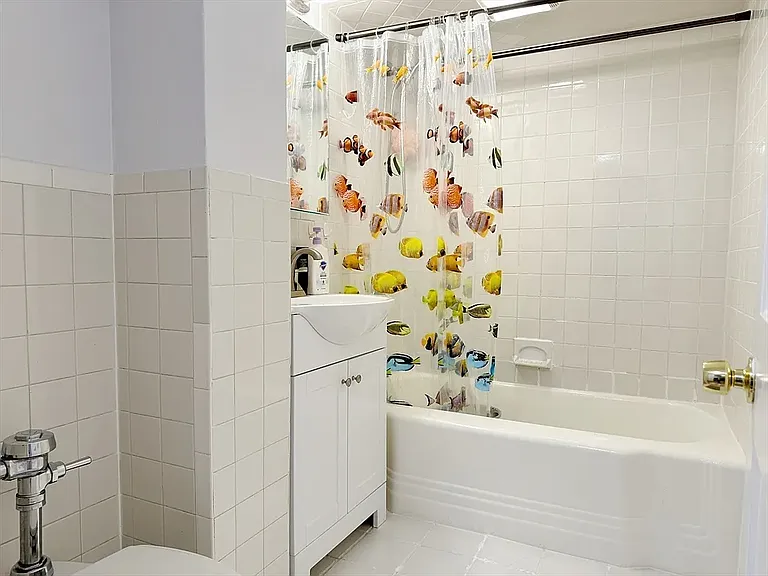195 Thomas Burgin Pkwy #205 — Photo 6