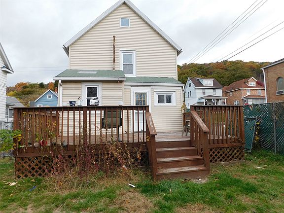 2nd image of 50 Baxter St