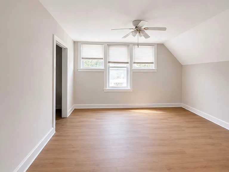 46 Elmendorf St — Photo 2