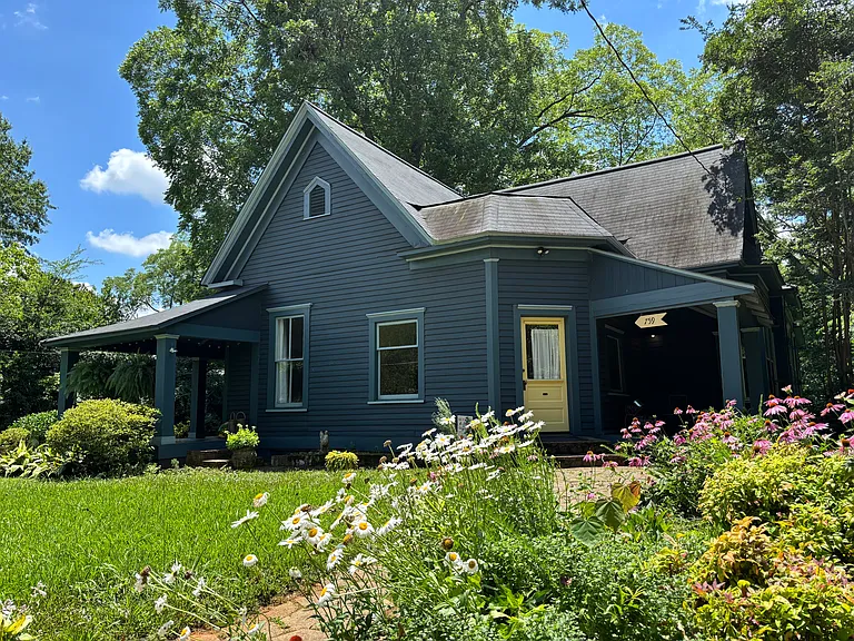 759 Delmar Ave SE — Photo 1