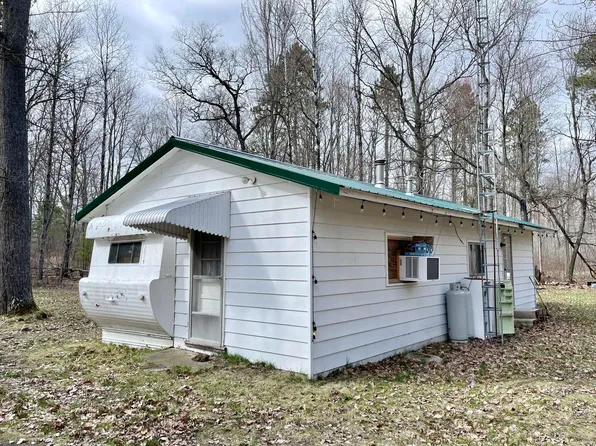 4224 Town Line Rd, Lewiston, MI 49756