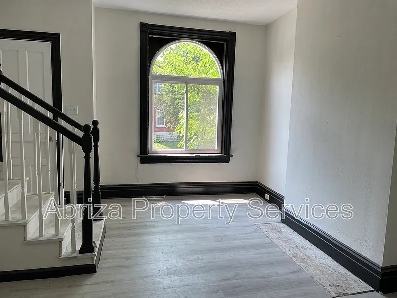 3 bed, 1.5 bath, 1764 sqft, $1,600 — Photo 3