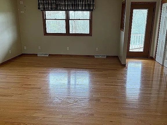 4th image of 120 Township Road 676