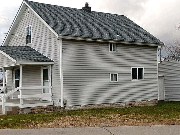 3rd image of 1220 W Grand Ave