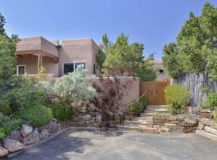 1066 Encantado Dr, Santa Fe, NM 87501