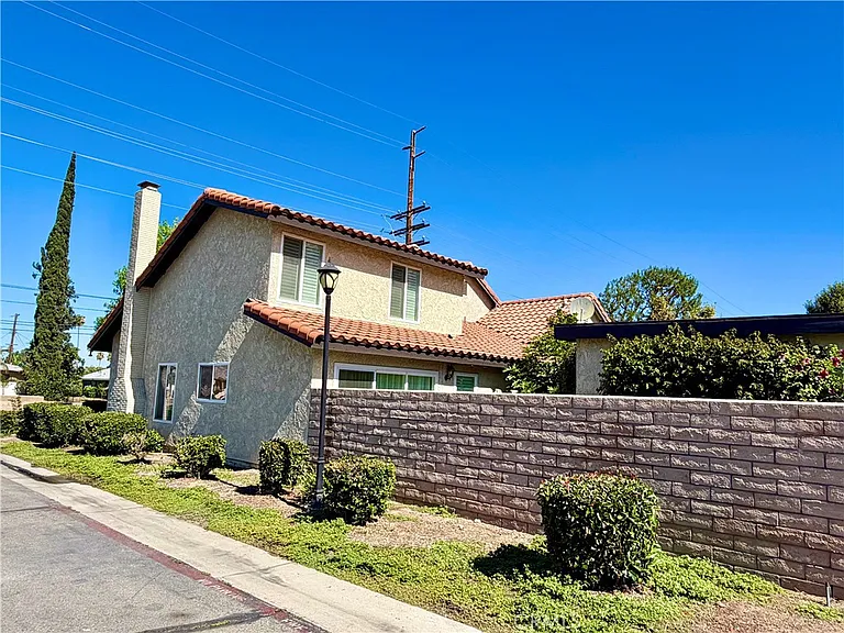 10717 Mountain View Ave — Photo 4