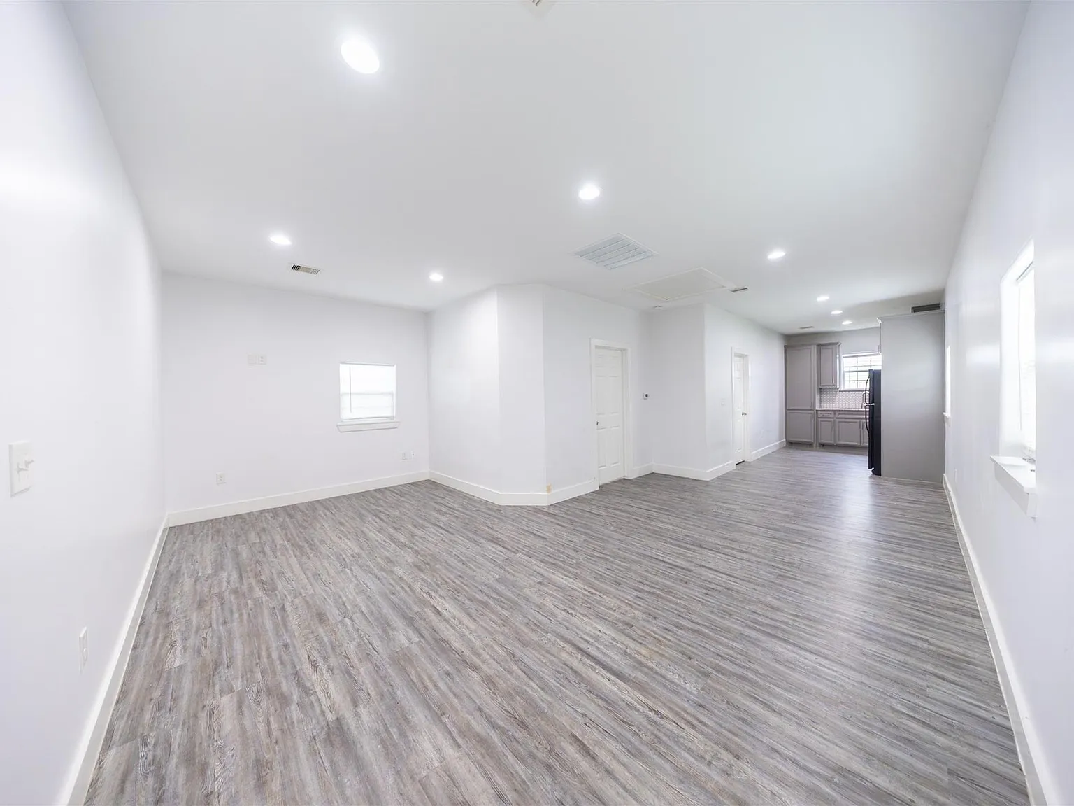 1 bed, 1.0 bath, 750 sqft, $1,000 — Photo 2
