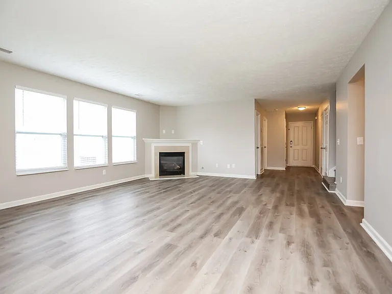 352 Stewart Springs Dr — Photo 5