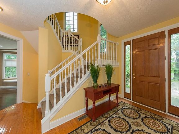3rd image of 13410 Larchmere Blvd