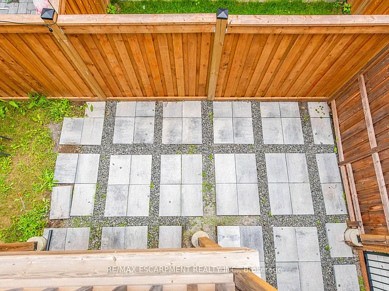 64 City Park Cir — Photo 24