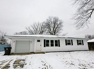 2832 W James Rd, Peoria, IL 61615