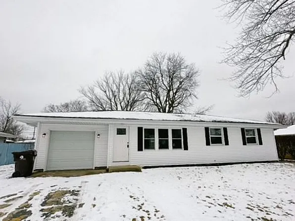 2832 W James Rd, Peoria, IL 61615