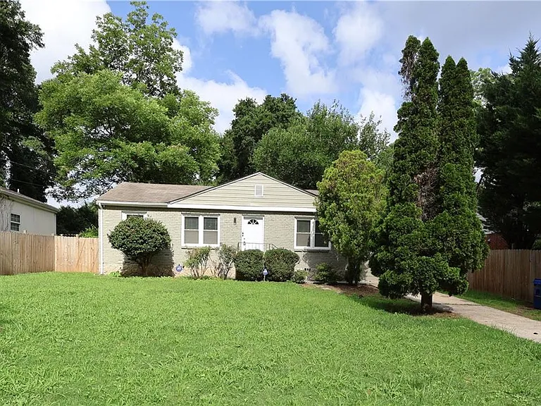 1997 Meadow Ln — Photo 1