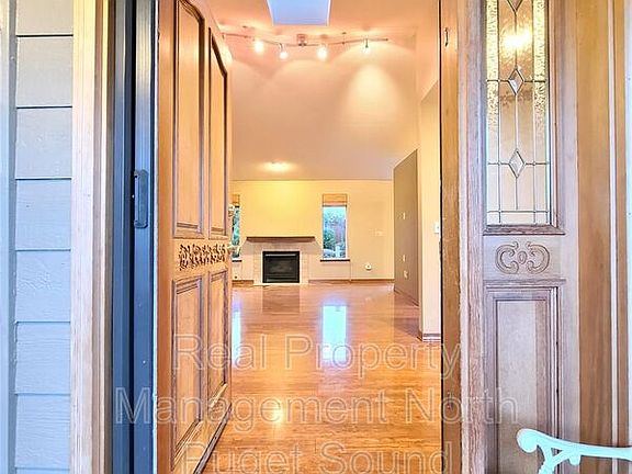 5th image of 6918 57th St NE