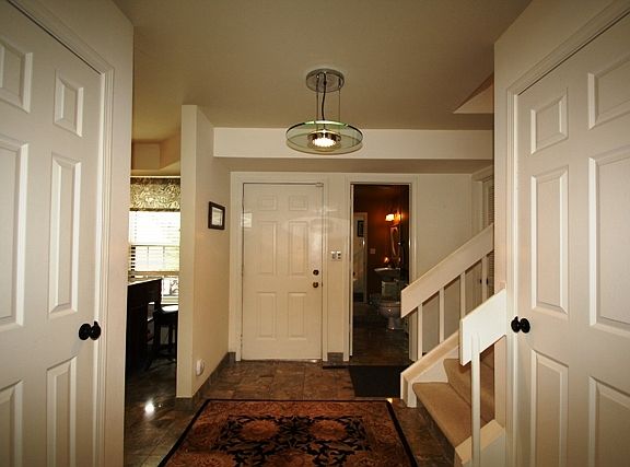 4th image of 129 Chatsworth Cir