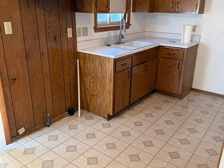 Kitchen with new hood