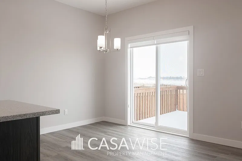 3 bed, 2.5 bath, 1474 sqft, $2,050 — Photo 3