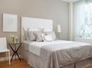 335 W 39th St #4, New York, NY 10018