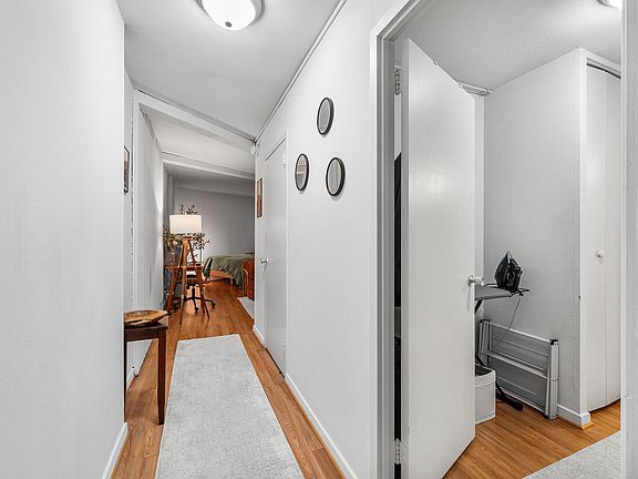 4th image of 224 W Rittenhouse Sq #1002