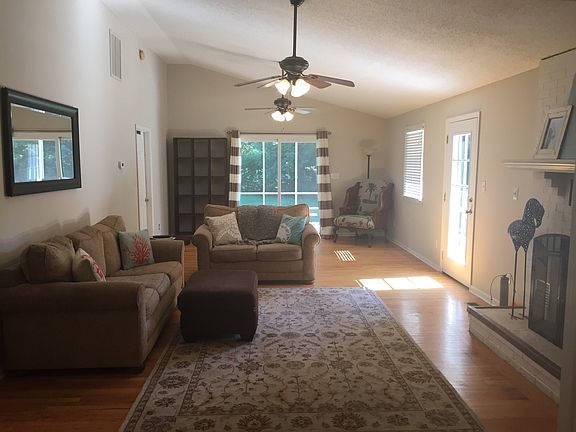 5th image of 627 Pine Valley Dr