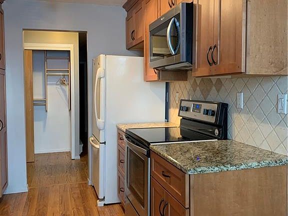 5th image of 308 Sierra Vista Ln
