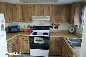 4th image of 200 Saint Lucie Ln APT 406