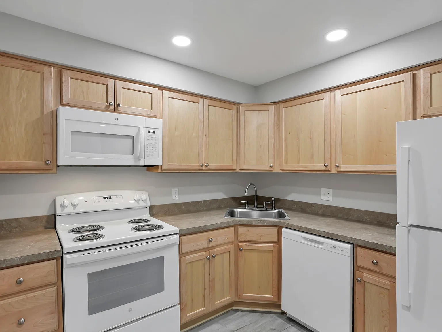 1 bed, 720 sqft, $1,150 — Photo 3