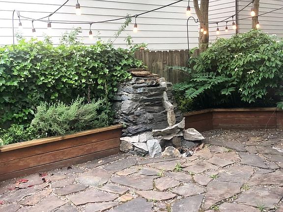 5th image of 9041 Mary Ave NW