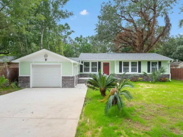 114 Rue Max St, Pensacola, FL 32507