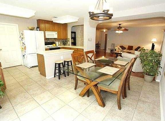 3rd image of 1904 Grassland Dr