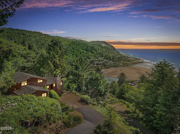 635 Radar Rd, Yachats, OR 97498
