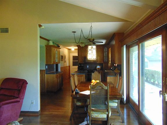 5th image of 303 Cypress Bend Dr