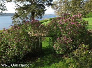 982 Scenic Heights Rd, Oak Harbor, WA 98277