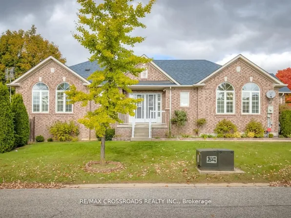 26 Lurosa Cres, Whitby, ON L1R 3A9