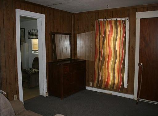 4th image of 722 S Locust Ave