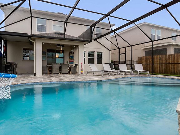 3rd image of 304 Blue Cypress Dr